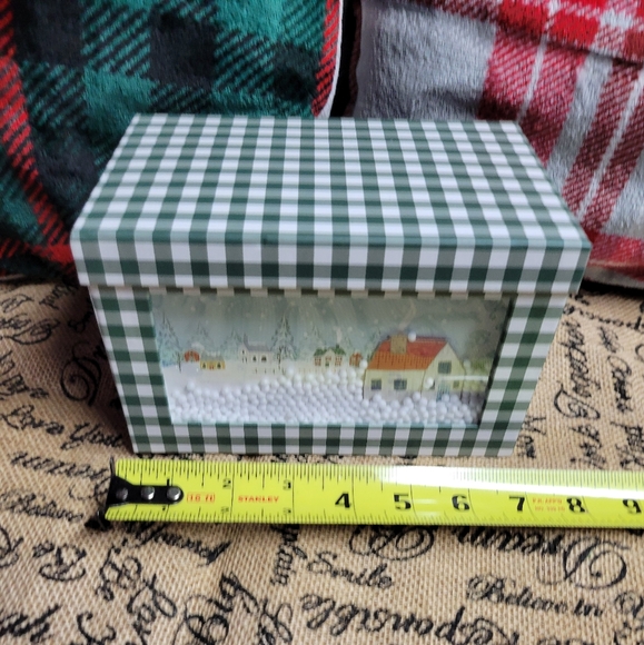 NWT lot of 2 snow globe gift boxes 7×5 rectangles - Picture 8 of 9